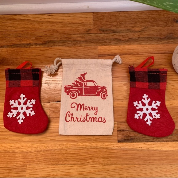 NEW Lot of 3 Gift Bags for Christmas Stockings Snowflake Christmas Tree - Picture 1 of 15